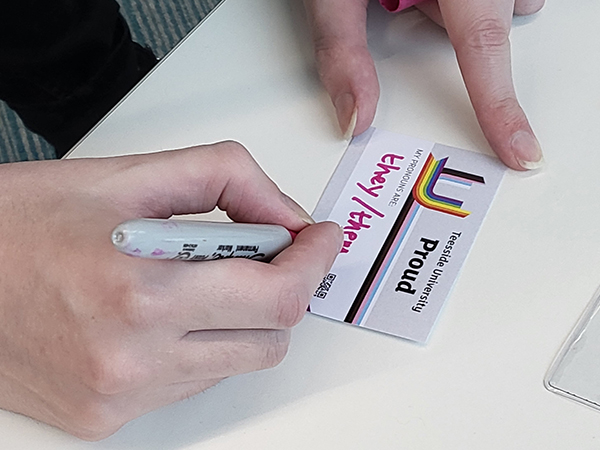 Pronoun card