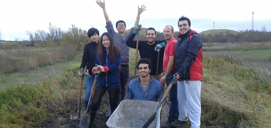 Teesside University volunteers working together